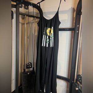 Women’s Printer Wide Leg Jumpsuit. Large